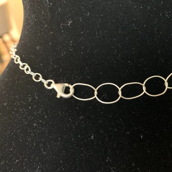 Serpentine Necklace. Beautiful green pendant on a silver chain. 16"-18" necklace - Picture 3 of 5